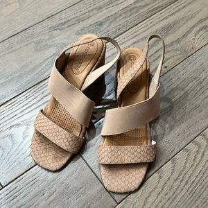 Corso Como leather beige block heel sandals, size US6.5, NWOT